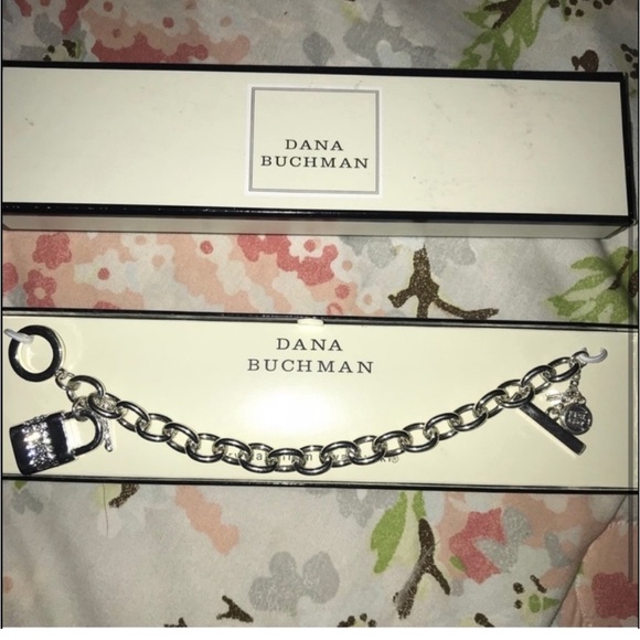 Chain link bracelet with lock and key charms - Picture 2 of 3